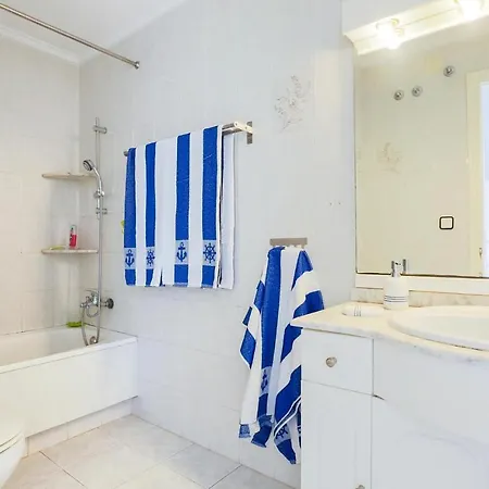 2 Bedroom Stunning In *